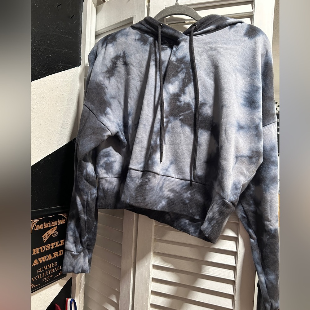 BLUE TIEDYE SWEATSHIRT